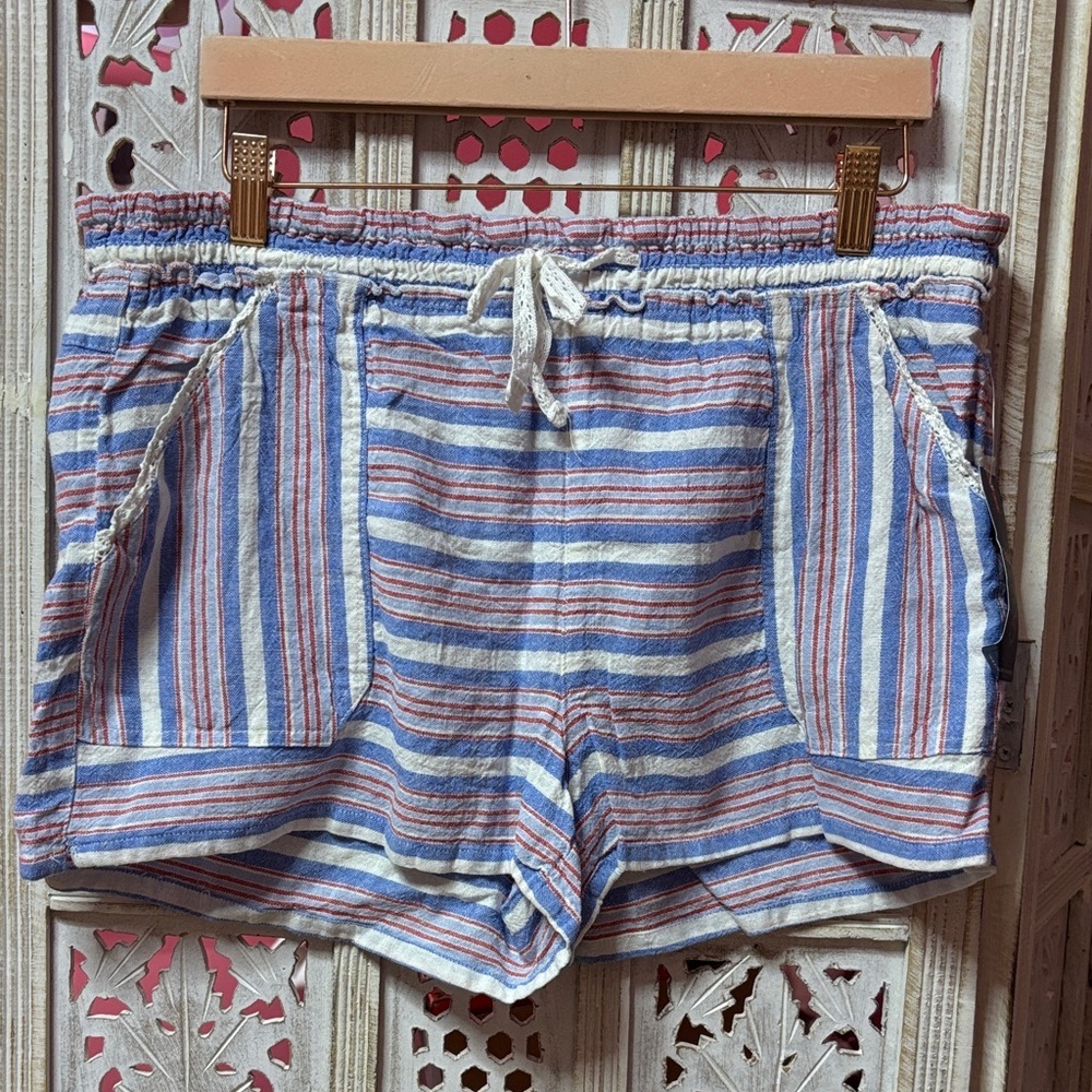 Rewind Striped Blue and Red Women's Shorts Size: X Large